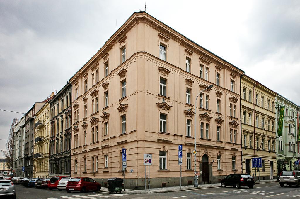 Luxury Center Apt. Charles Bridge Walking Distance Praag Buitenkant foto